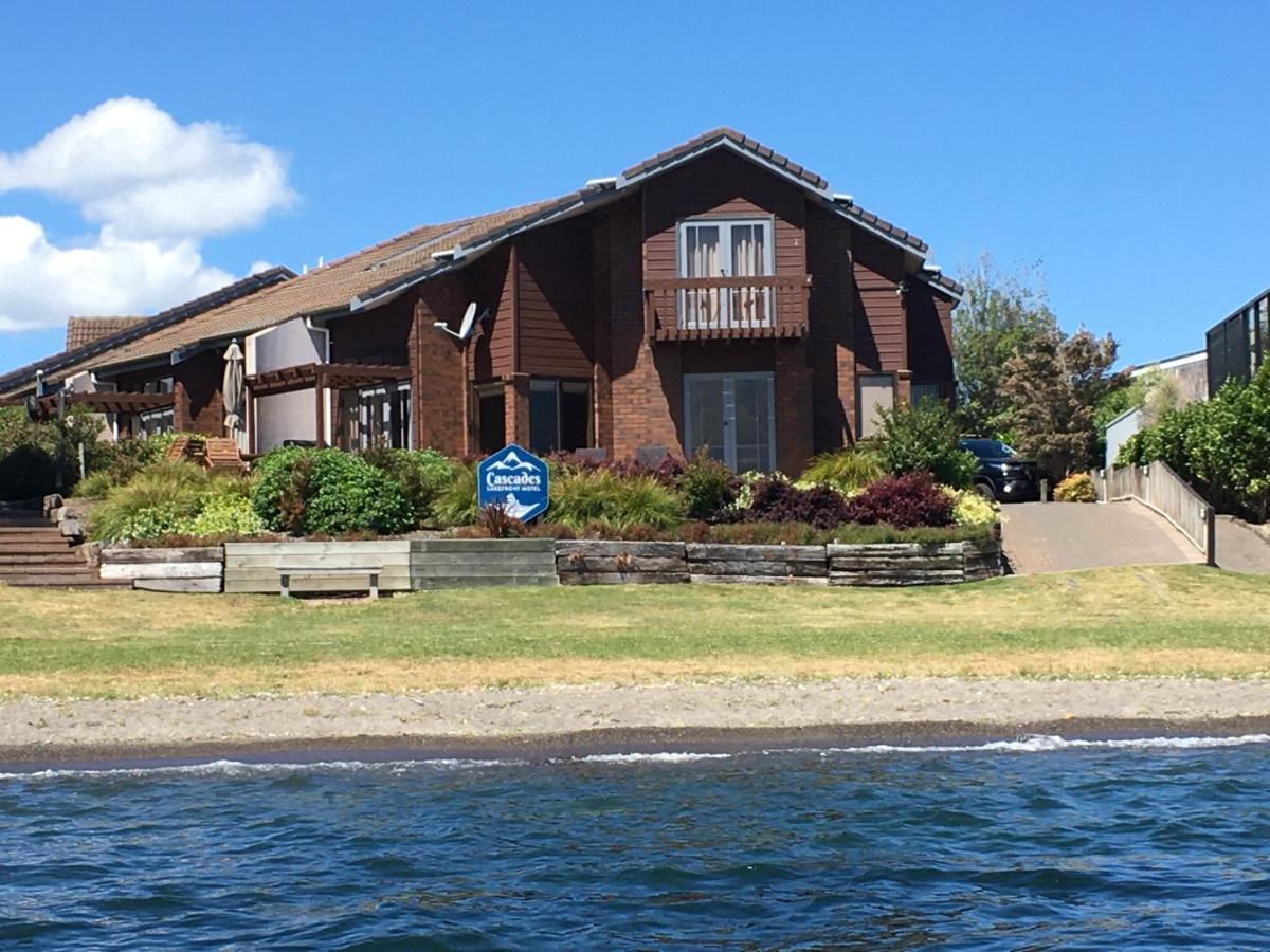 Cascades Lakefront Motel Lago Lago Taupo Esterno foto The house at 10000 Lake Washington Boulevard East, where the band recorded the album