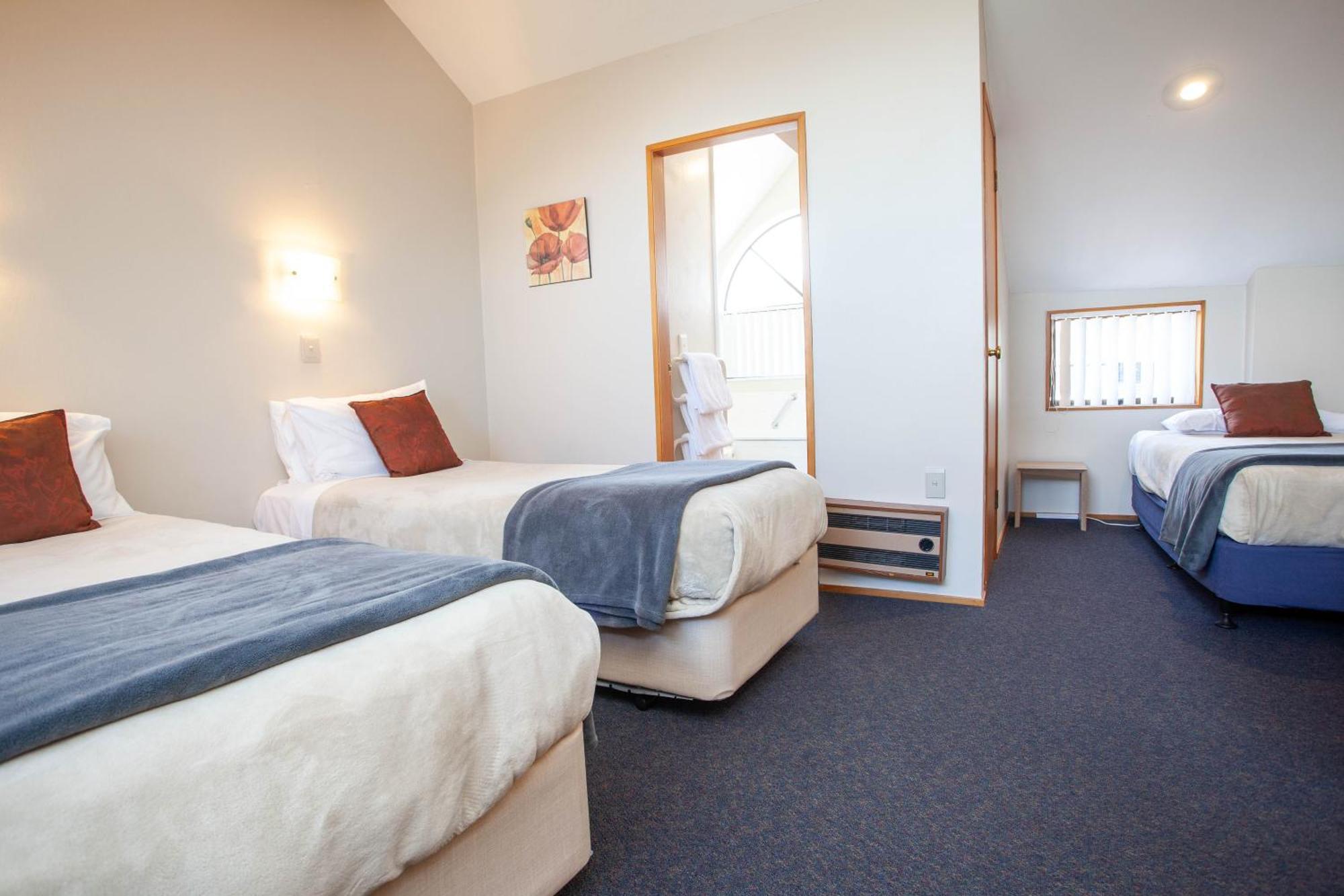 Cascades Lakefront Motel Lago Lago Taupo Camera foto A typical motel room