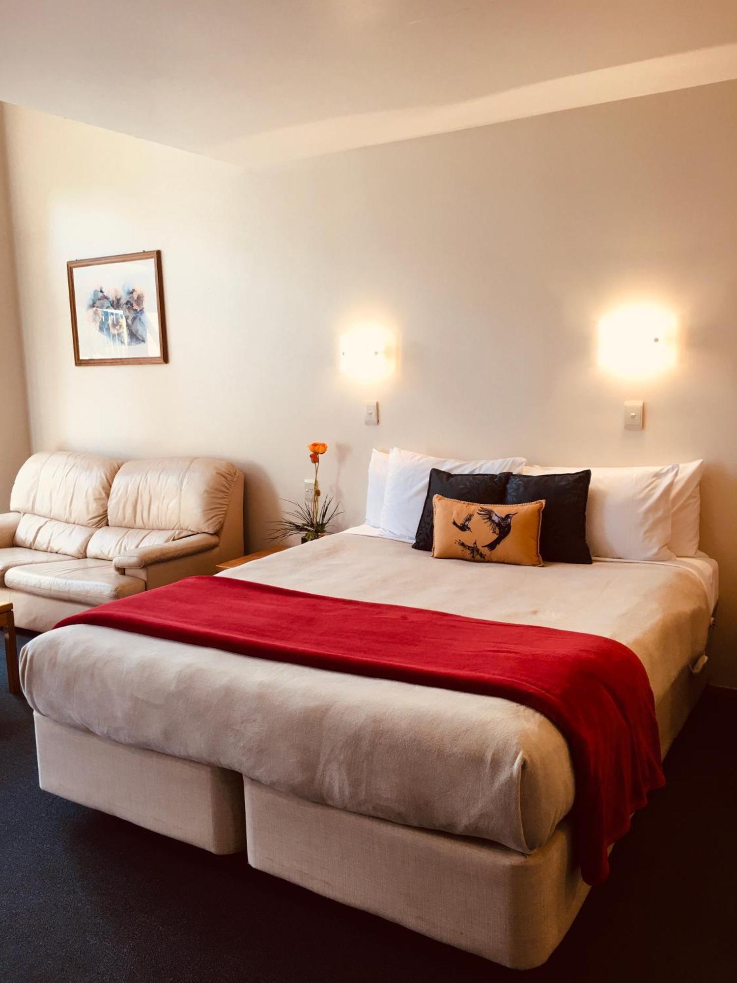 Cascades Lakefront Motel Lago Lago Taupo Esterno foto A room at the hotel