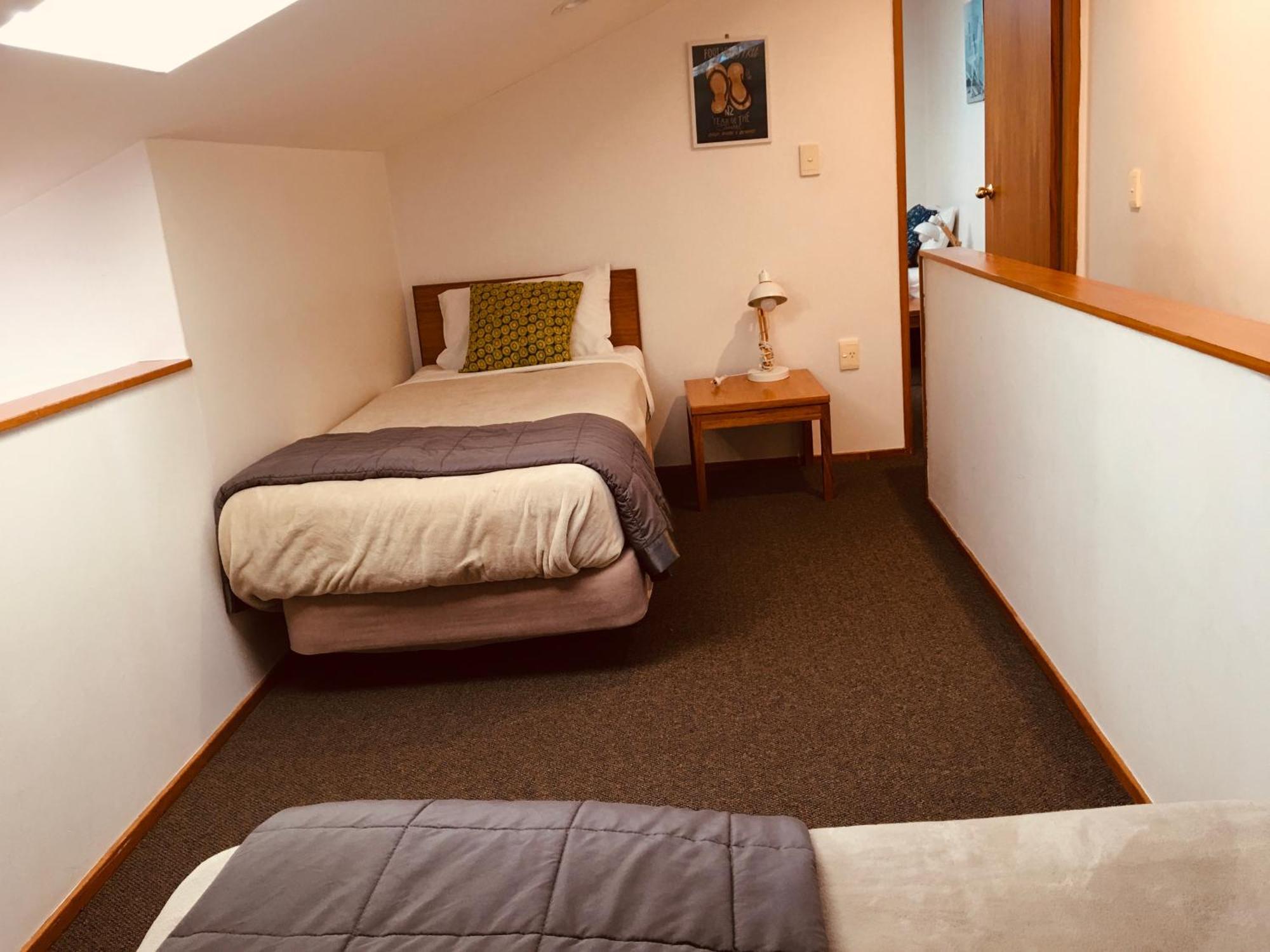 Cascades Lakefront Motel Lago Lago Taupo Esterno foto A single room at the hotel