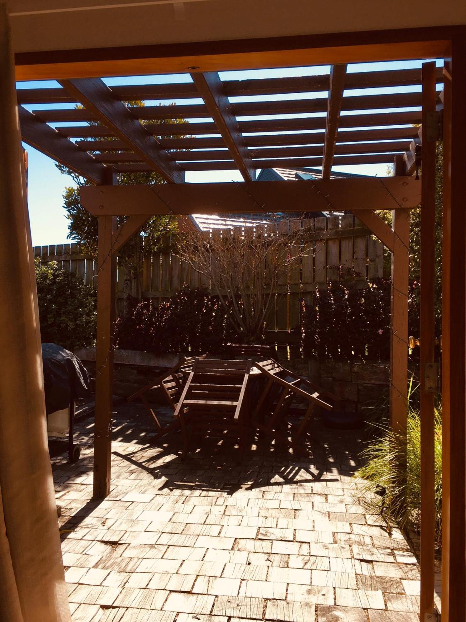 Cascades Lakefront Motel Lago Lago Taupo Esterno foto Pergola in a backyard